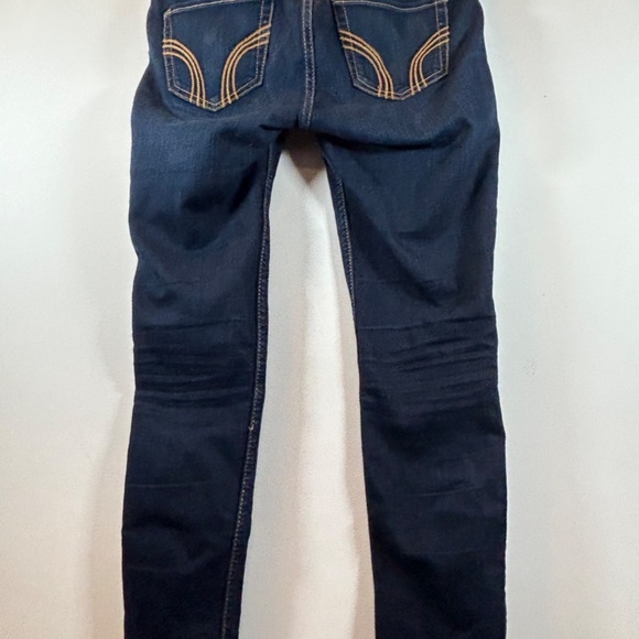 Hollister - Low Rise Skinny Jeans - Picture 2 of 3